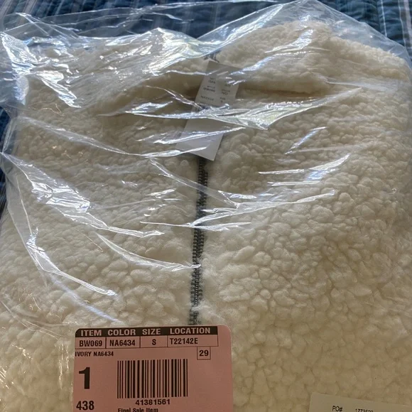 J.Crew Plush sherpa cropped jacket - Size small NWT - Picture 3 of 3